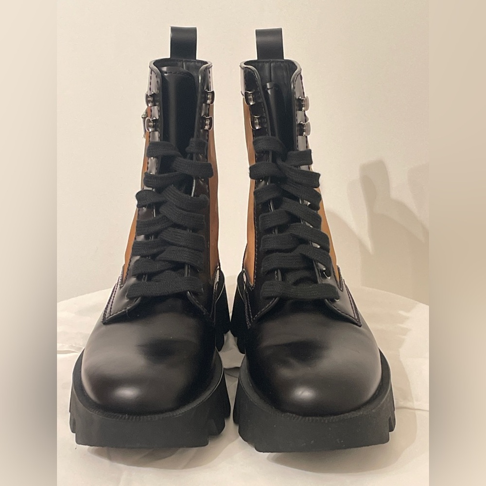 PRADA SS20 Fashion Show Rocksand Boot 
 Size Prada men ( 41 ) 7 us size 8